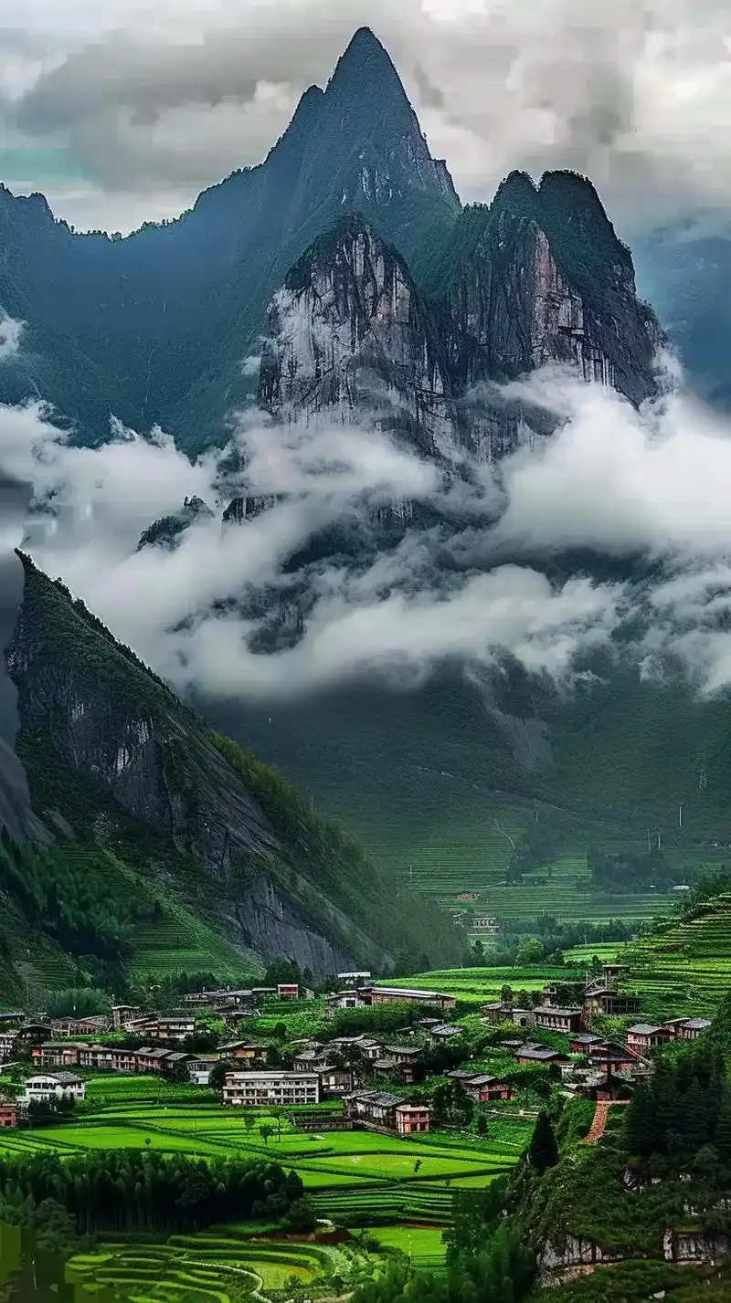 美景豪情壮志玻璃工艺.雄伟壮丽的大山,巍峨耸立,气势磅礴,仿 - 抖音