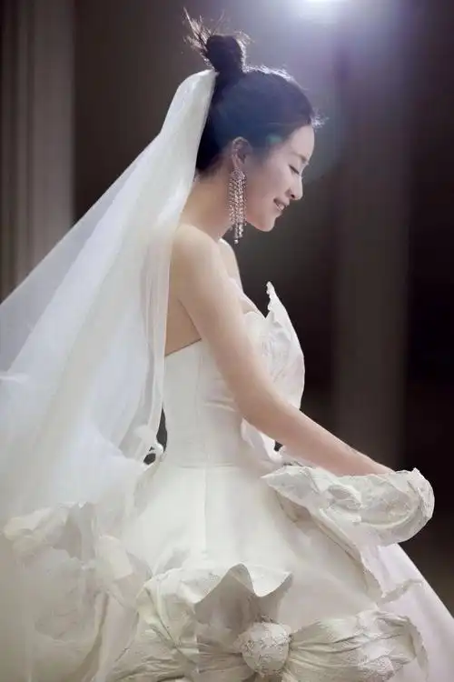 李嘉格新专辑首波主打谢谢你爱我洗脑上线