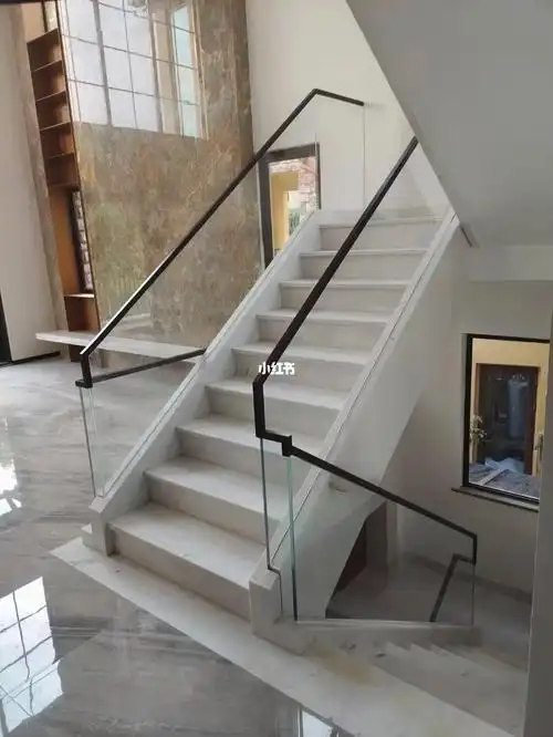 玻璃扶手简洁大方通透