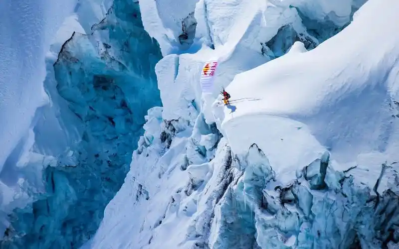 雪山滑雪极限运动高清桌面壁纸
