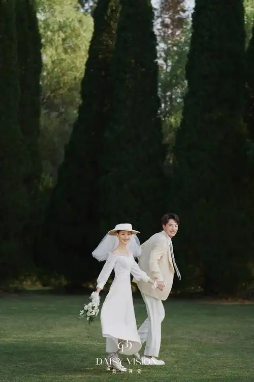 森系外景婚纱照这样拍真的让人心动不已