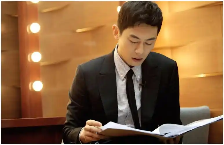 为什么有知名人士称赞朱亚文有潜力将会成为未来的实力巨星