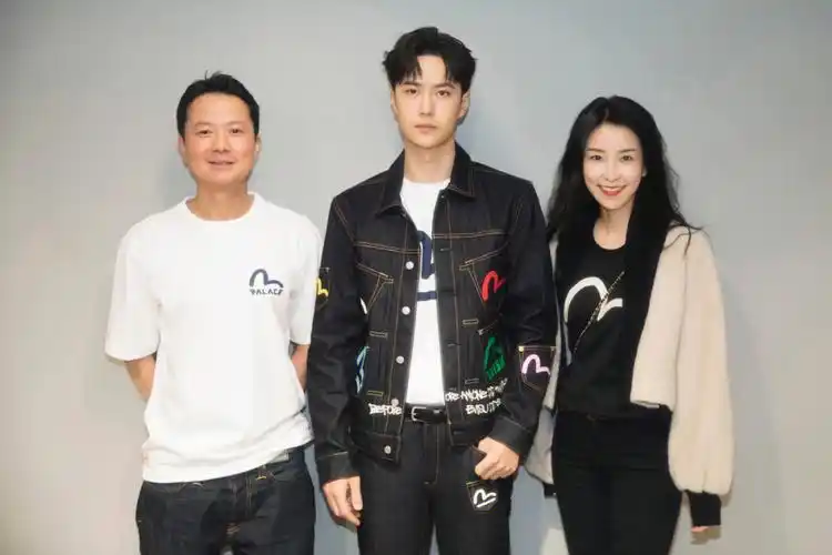 对不起0069我是真的和王一博合影了