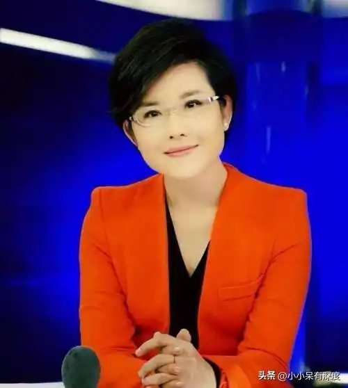 女主持人王宁近照,漂亮有气质!网友:王宁,才是目前央视一姐!