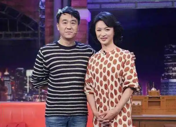 演员何冰:妻子是李海洋,感谢她嫁给我,余生有个温暖的家_父母_演出