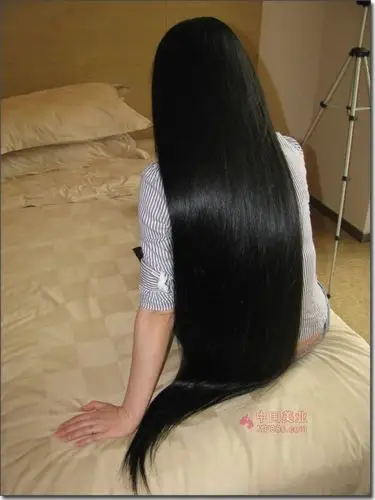 再剪深圳酒店女经理的粗厚长发(4)