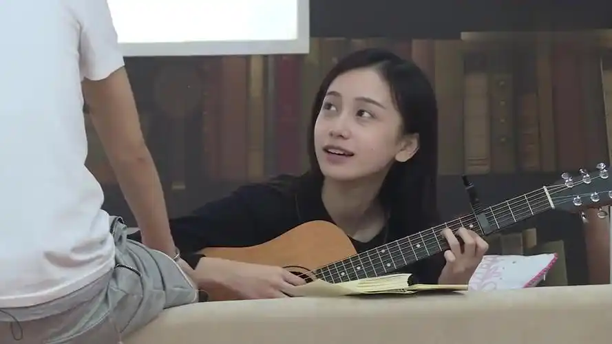 周晨晞突然靠近姜梓新害羞音量慢慢变小好甜啊