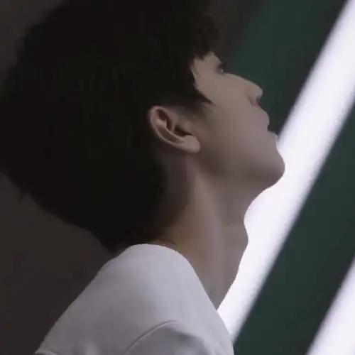 有种喉结秀叫王俊凯别人的喉结能撩人而他的却能让人中毒