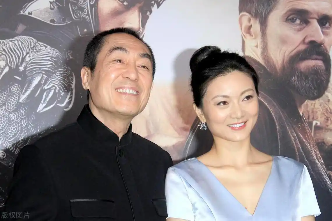 张韶涵家丑背后真相揭秘_最近有新闻的娱乐明星素材_揭秘高校校花背后