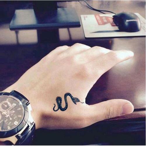 纹身贴手背蛇图案彩色小蛇手臂性感防水男女持久个性仿真小图案