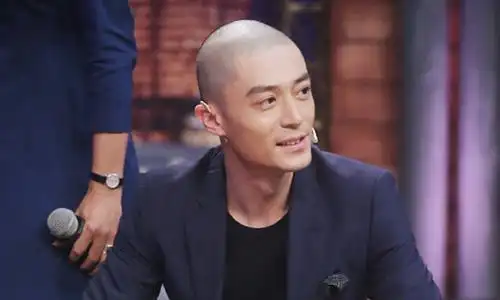 明星剃光头后才能看出是不是真帅