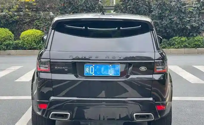 路虎 揽胜运动版 2021款 3.0 l6 耀黑版