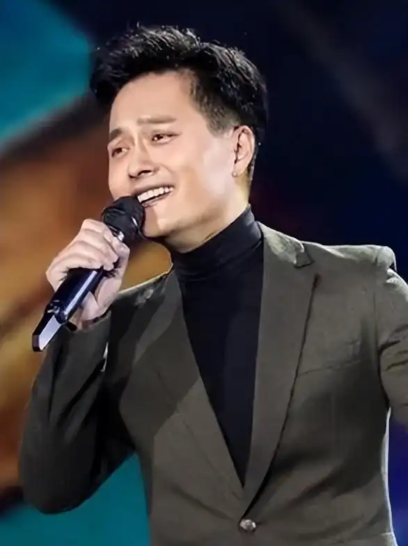 云飞和高月离婚6年,一个娶北大才女,一个带着女儿艰难生活