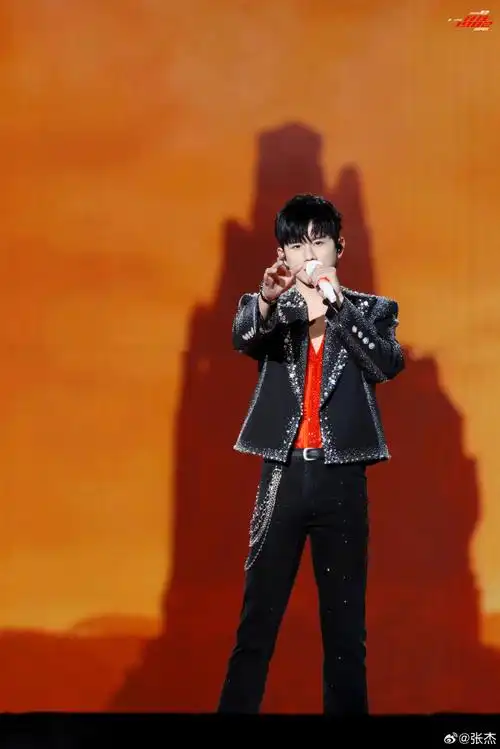 张杰未live巡回演唱会##张杰未live开往1982巡回演唱会