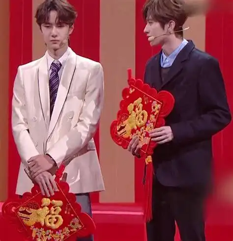 王俊凯蔡徐坤同框王俊凯蔡徐坤微博互动2022已更新今日图集