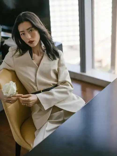 07春天不知道怎穿跟着明星学穿搭刘雯