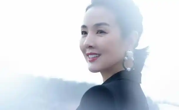 姜宏波:貌美如花演技也好,为何50岁依旧单身?