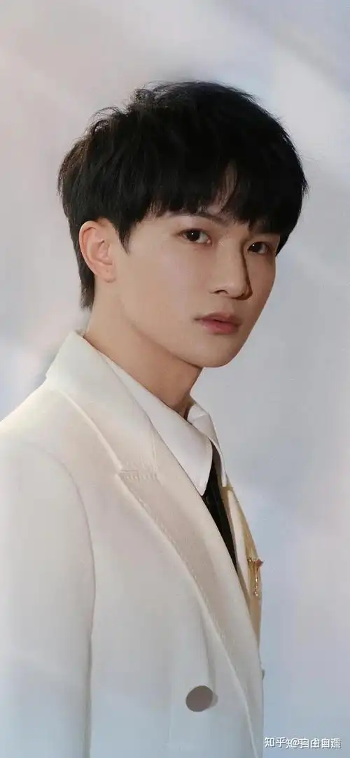 周深哪些图好看? - 知乎