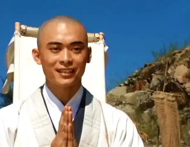 非常意外,她的爸爸是1997版《天龙八部》虚竹的扮演者,这令木头桃更加