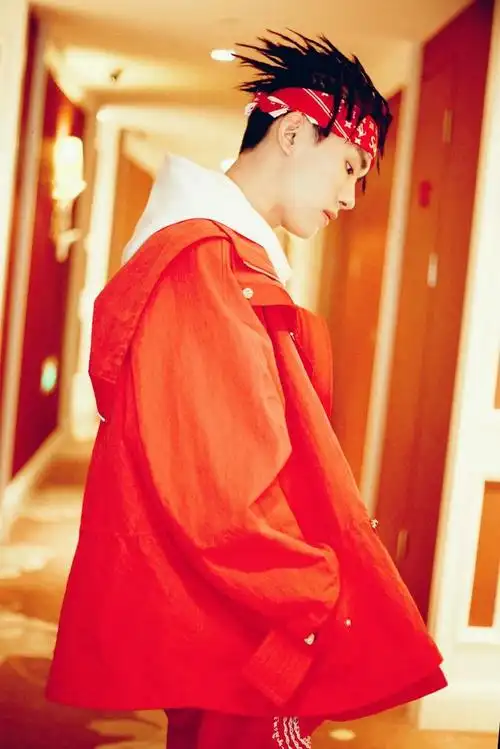 作为易烊千玺的粉丝是一种怎样的体验?