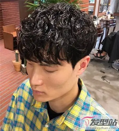 韩式风男生纹理烫 帅气烫发你值得拥有