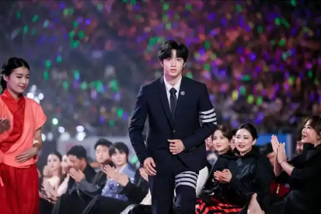 青年演员刘耀文##刘耀文年度新人