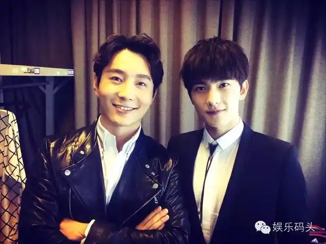 写了这么多,六爷想表达的就是,李昕亮是不是吴世勋的欧巴不重要