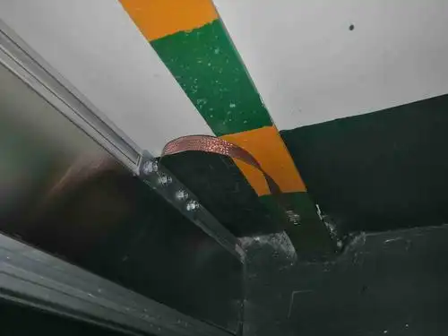 桥架接地这样可以吗?用这种裸线能行吗?