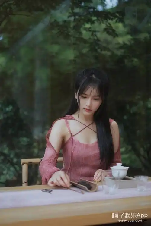 还记得古早网红南笙吗?她的脸这是do了吗?