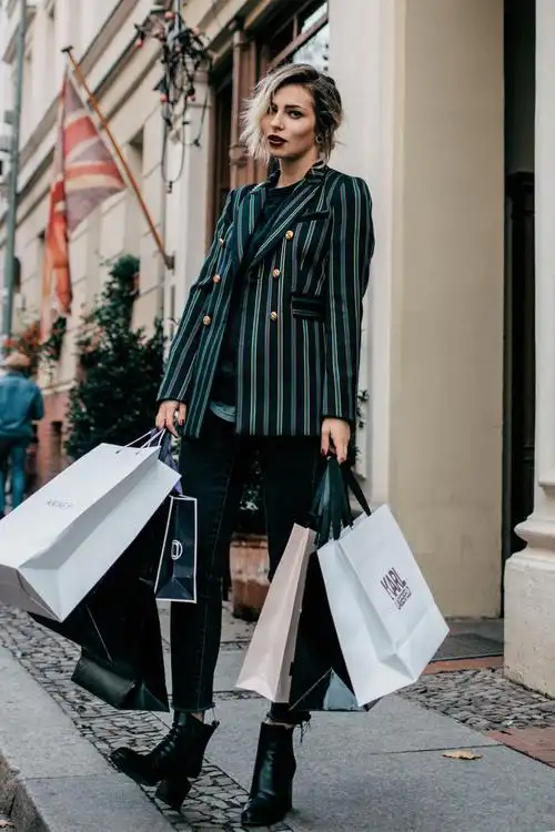 德国时尚博主 masha sedgwick 搭配 欧美 街拍 英伦 条纹 西装