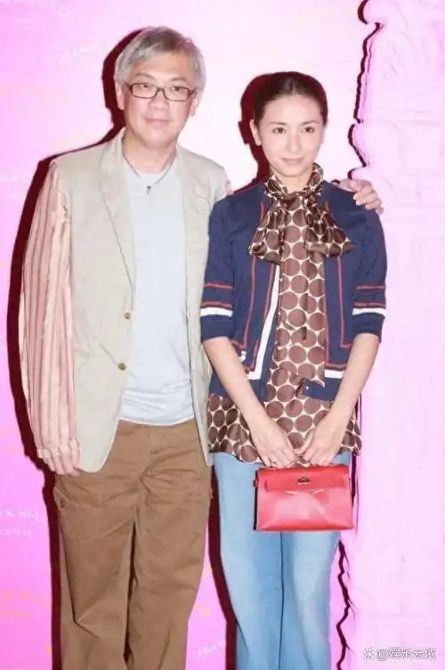 将"老公熬成爹"的4位女星,明明年龄差不多少,看着却像两代人