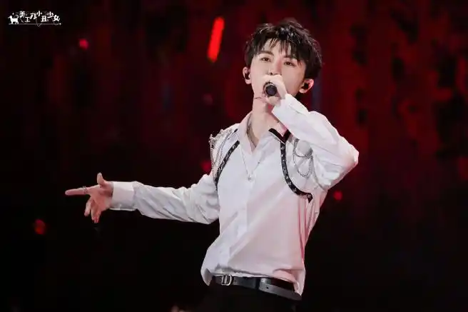 p3有一个嘟嘴帅哥97下次见@时代少年团队长-马嘉祺230502海口理想之