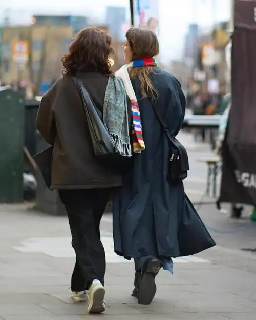 最真实又时髦的路人街拍!看完想照着copy一周_fudge_红色_伦敦