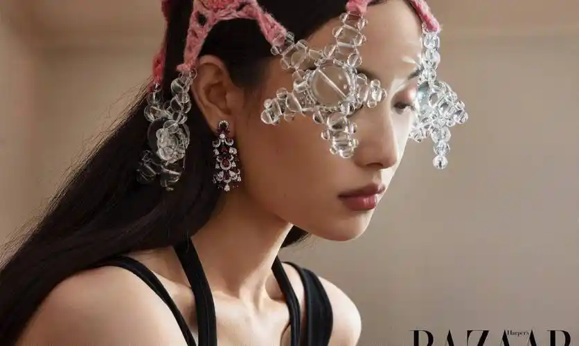 原创硬照女神倪妮时尚芭莎11月刊摩登范意外撞衫mai与iu