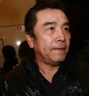 姜大卫 姜大卫在七八十年代的走红程度就像现在的刘德华,他身上特有的