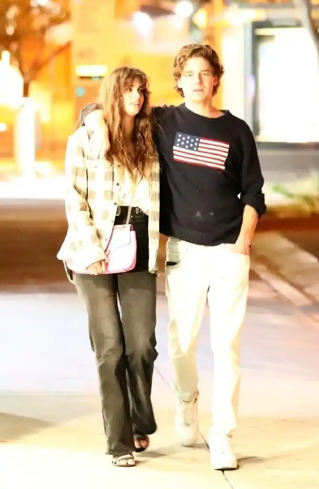 taylor hill 街拍,和男友在西好莱坞外出