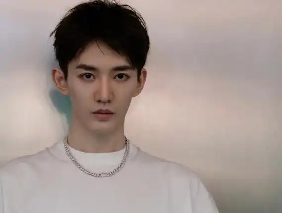 邓为,中国内地影视男演员,身高183cm,1995年2月26日内蒙古呼和浩特