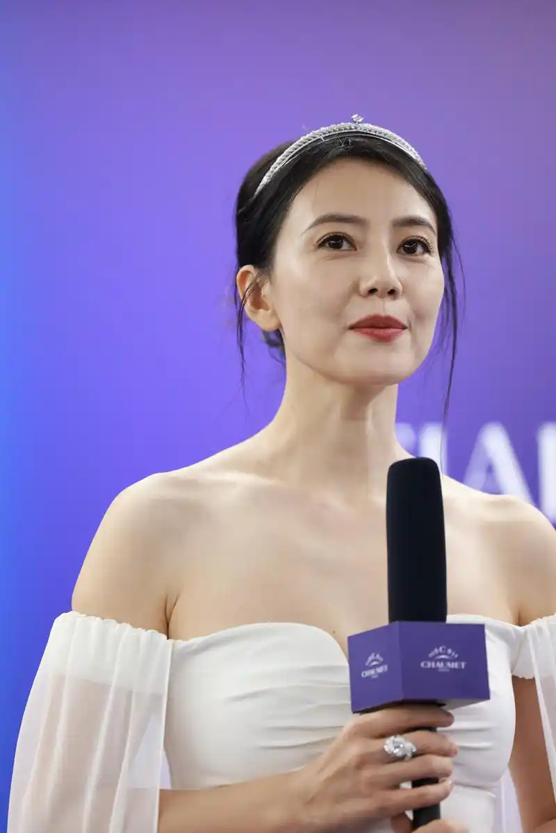 【129】高圆圆 深v开胸裙 超清细节 130张