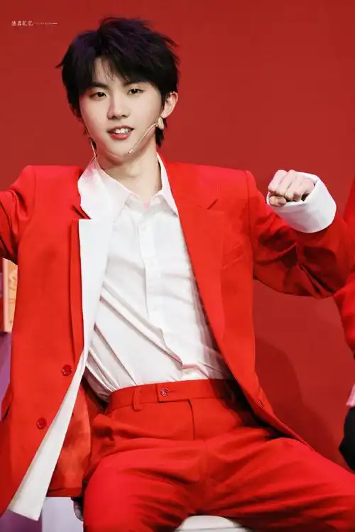 马嘉祺来伊份品牌代言人