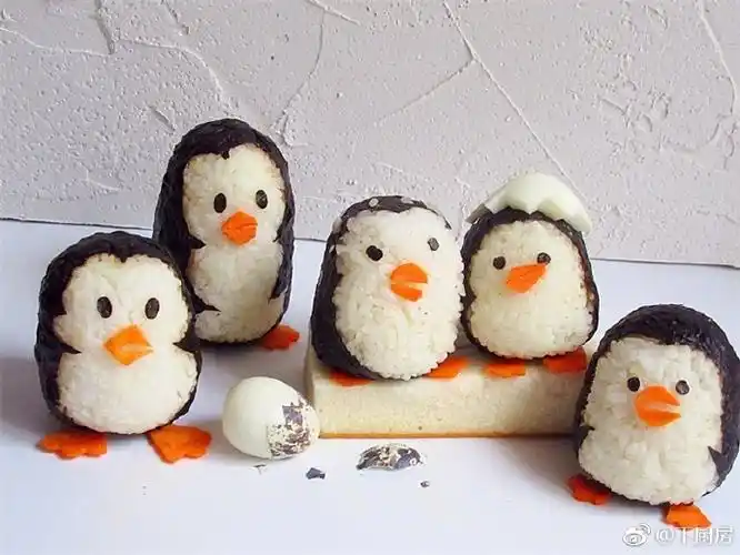 【可爱的企鹅饭团】#早安晨之美#造型难度不是很大,但做出来效果却萌