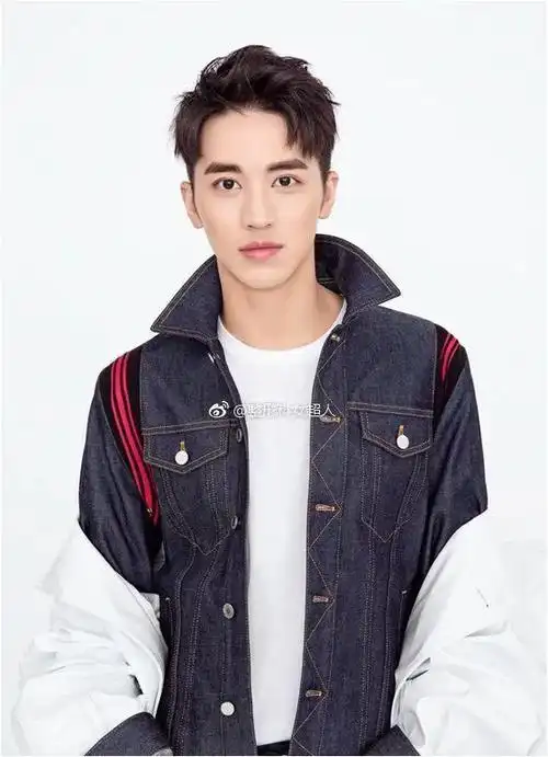 最近得知许魏洲喜结良缘,祝愿他们永浴爱河哦!