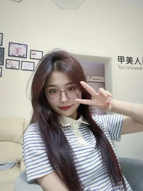 易烊千玺女友日常