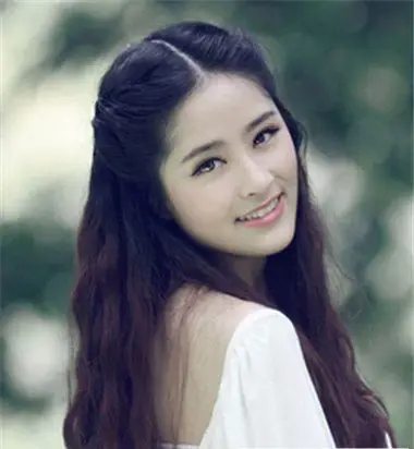 烫发能编辫子吗 小卷辫子烫发图片(3)_发型师姐