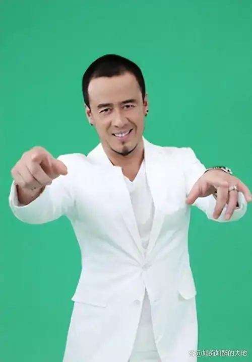 杨坤被骂上热搜成名前曾是问题少年后与伯乐反目经历太辣眼