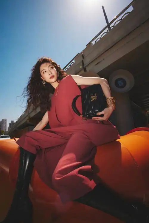 钟楚曦爆炸羊毛卷