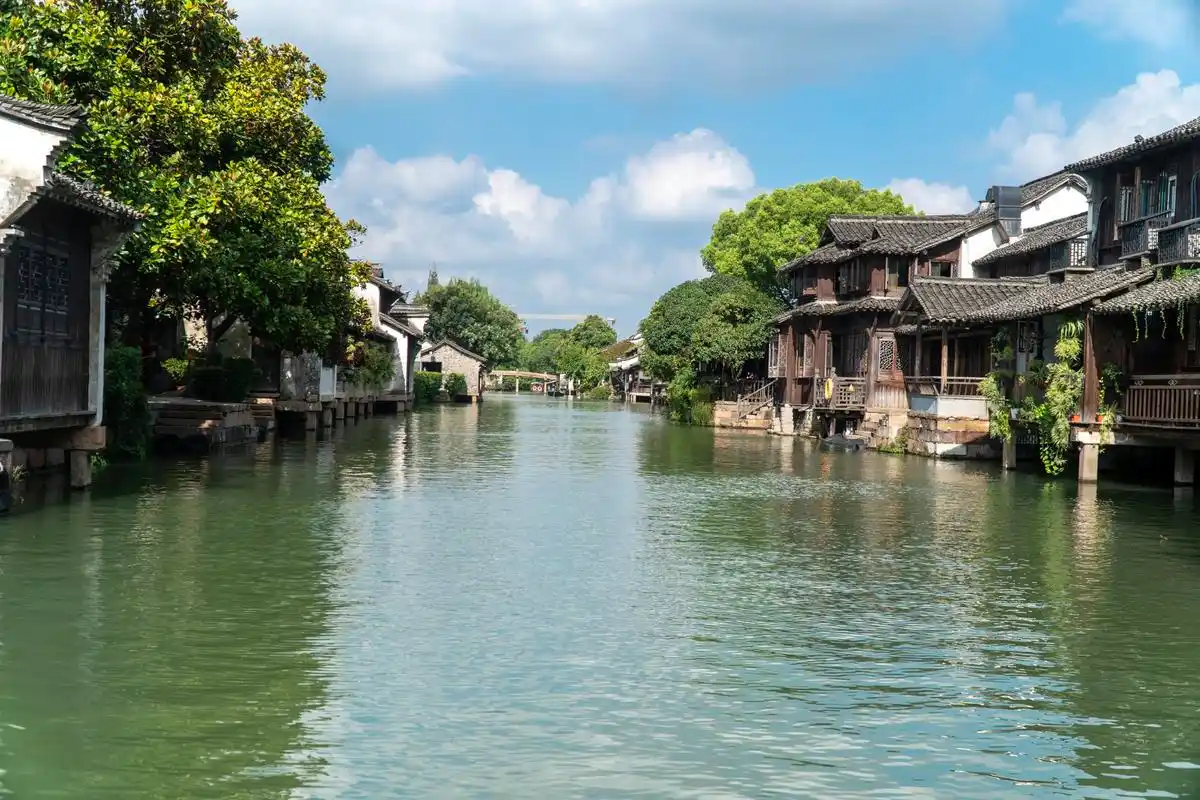江南古镇的代表,人少景美,体验真正的水乡宁静生活!