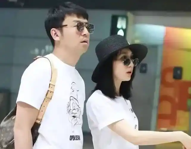 祝福雷佳音和翟煦飞,也希望天下所有的夫妻都能有坐下来聊一聊的心态.