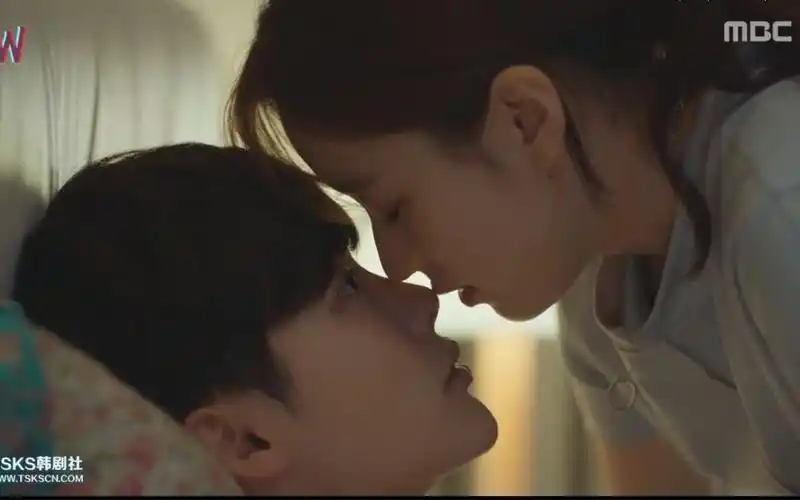 w两个世界kiss集锦丧心病狂单身狗慎入