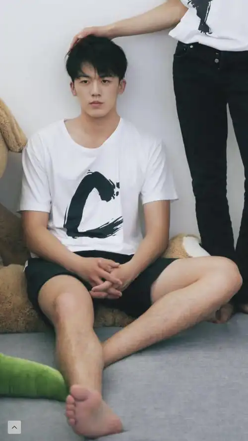 主题芒果精看好的仝卓接班人看看这个颜值什么水平能火吗134收藏该贴