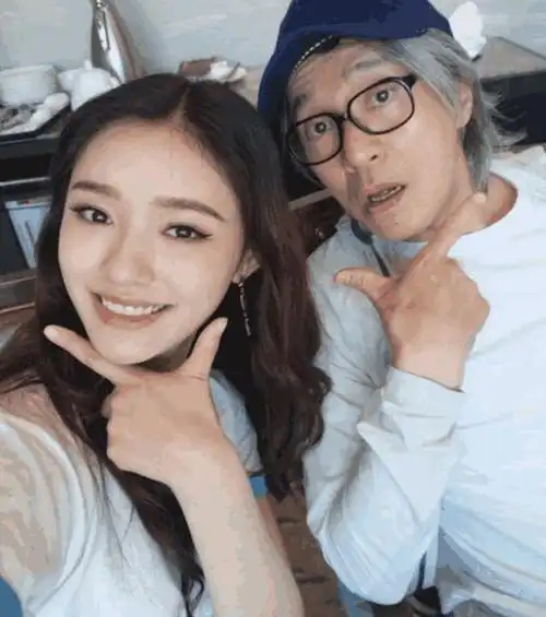 赵丽颖结婚林允发文以冯绍峰是前男友为荣